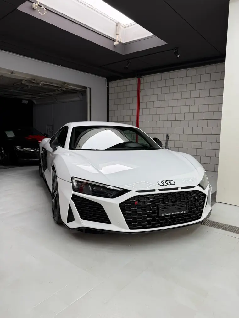 Audi R8 in Weiss, Frontansicht