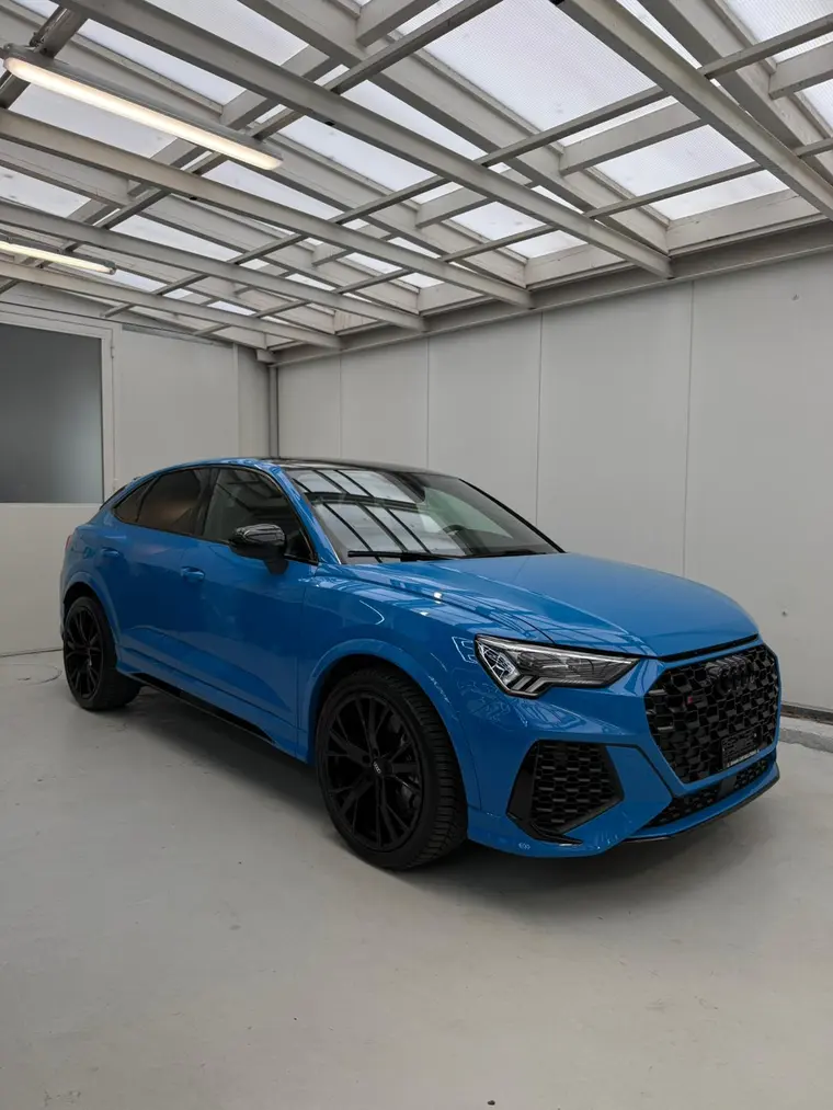 Audi RS Q3 Sportback in Blau